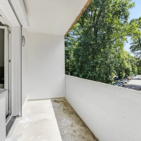 Business Mit Balkon Und 1 Schlafzimmer Apartamento
