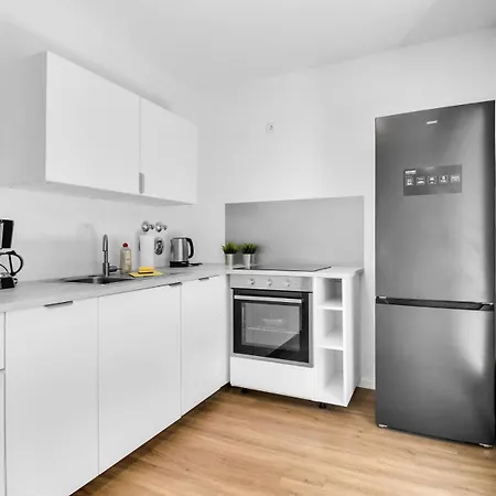 Business Mit Balkon Und 1 Schlafzimmer Apartment *